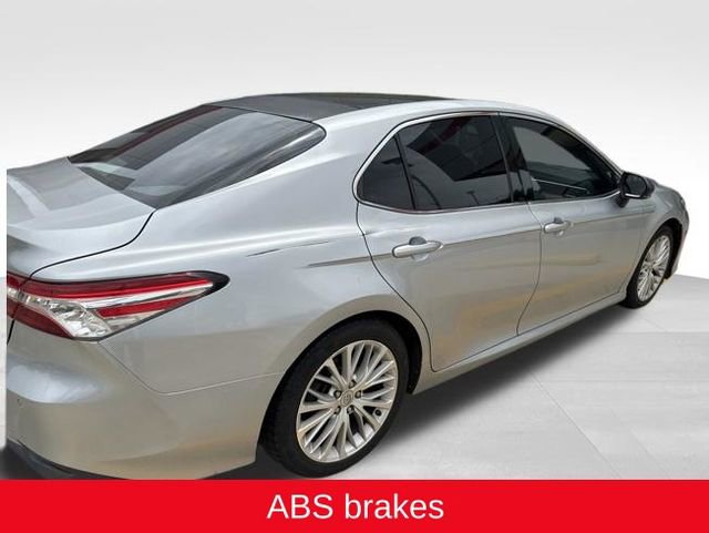 Used 2018 Toyota Camry XLE FWD image 6