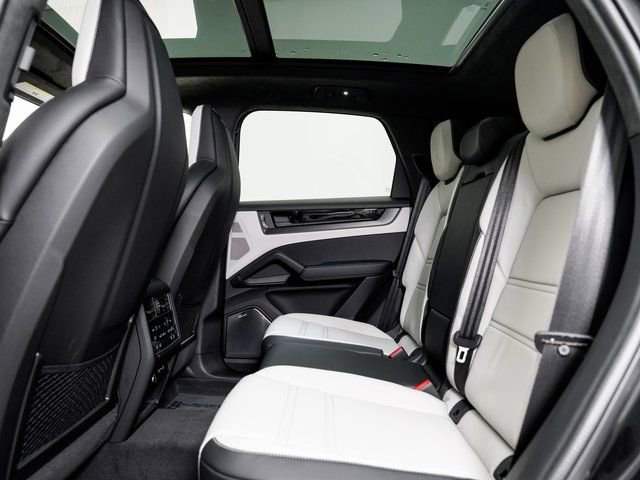 New 2026 Porsche Cayenne GTS image 26