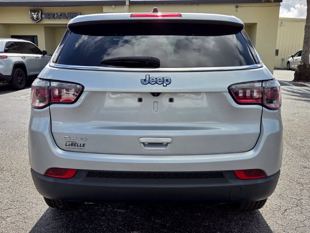 Used 2024 Jeep Compass Sport AWD/4WD image 6