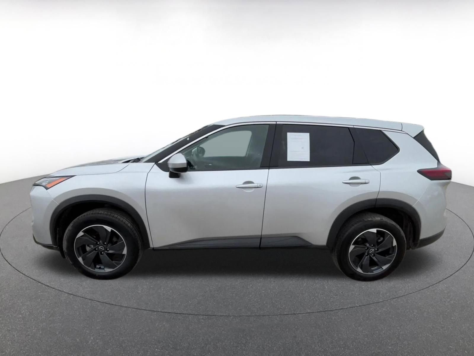 Used 2025 Nissan Rogue SV AWD/4WD image 9