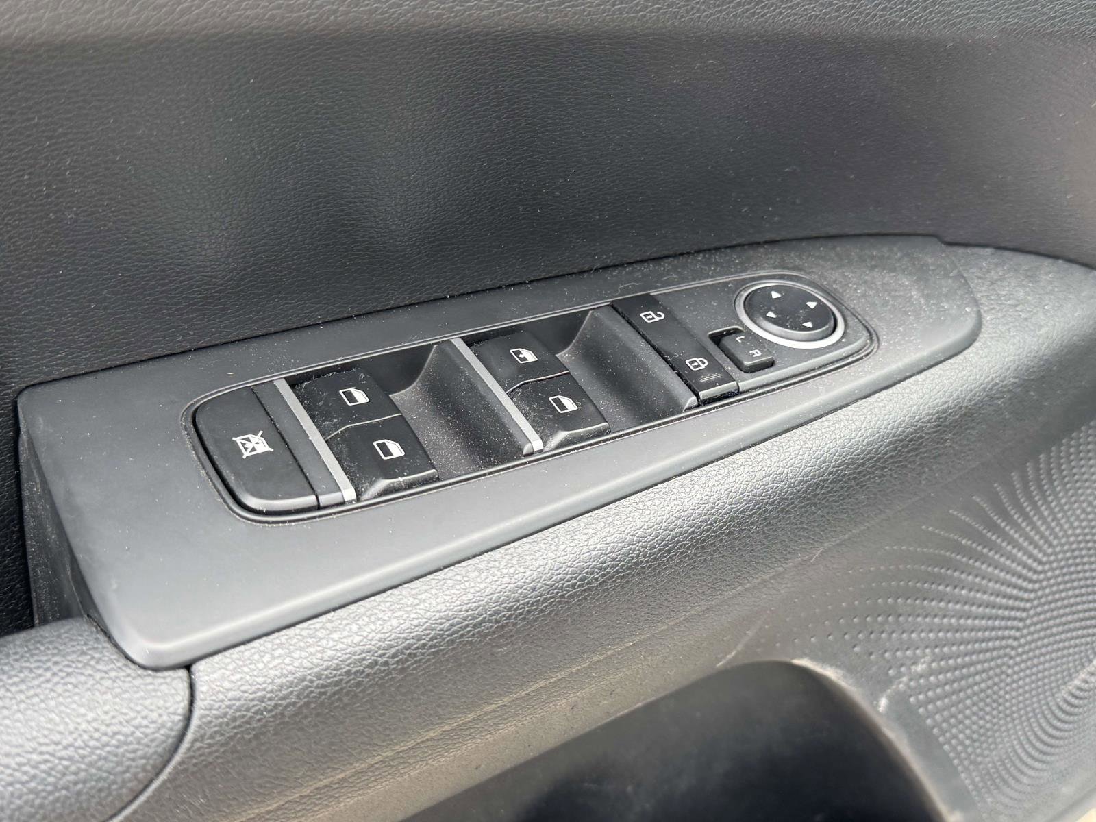 Used 2023 Kia Forte LXS FWD image 17