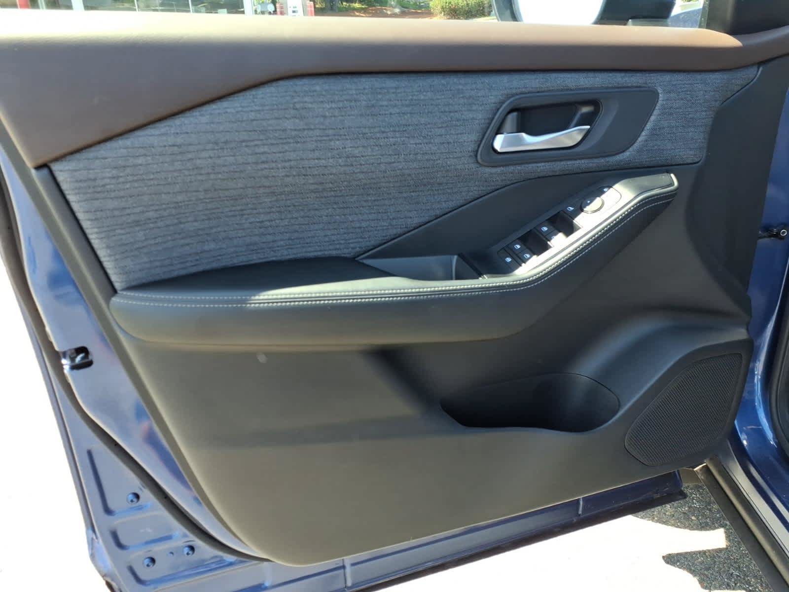 Certified 2023 Nissan Rogue SV AWD/4WD image 10