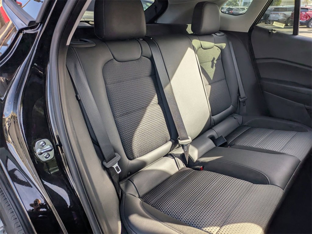 Used 2025 Chevrolet Trax LT w/ LT Convenience Package image 27