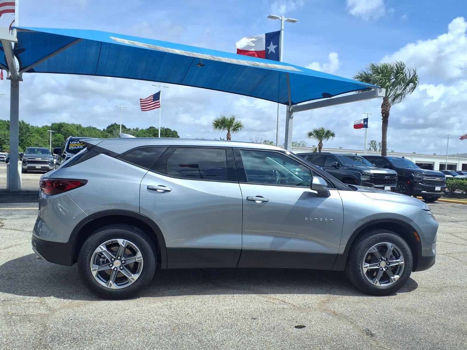 Used 2025 Chevrolet Blazer LT FWD image 21