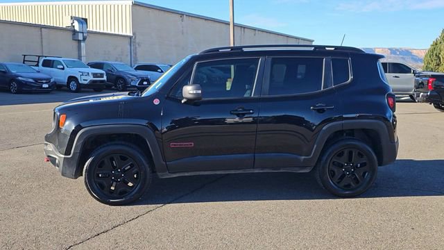 Used 2018 Jeep Renegade Trailhawk w/ UConnect 8.4 Nav Group AWD/4WD image 9