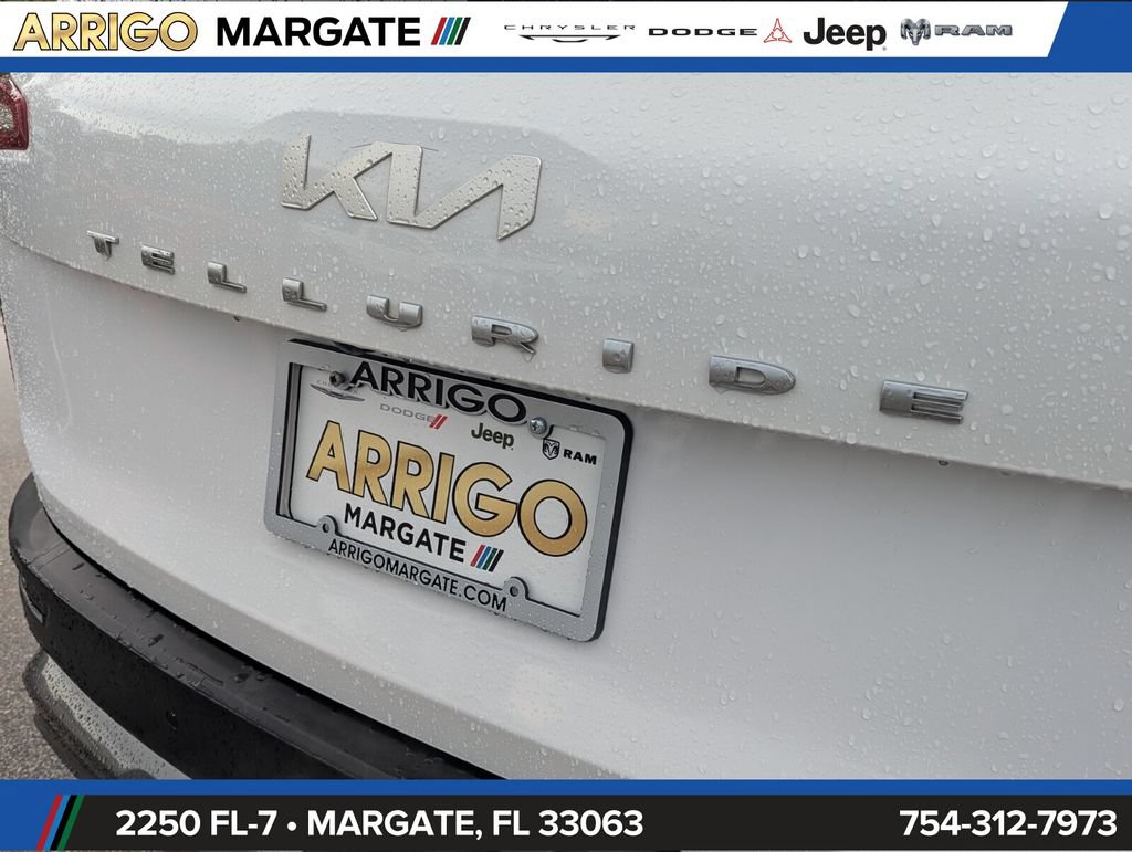 Used 2022 Kia Telluride SX w/ Towing Package FWD image 9