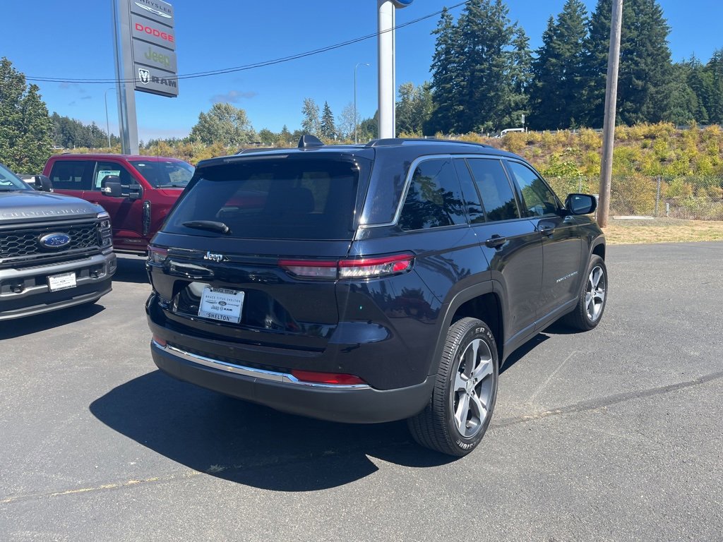 Used 2023 Jeep Grand Cherokee 4WD 4xe image 5