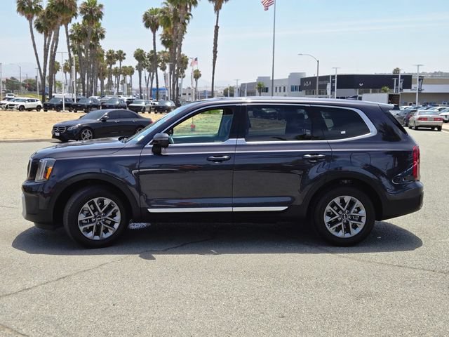 Used 2025 Kia Telluride LX FWD image 11