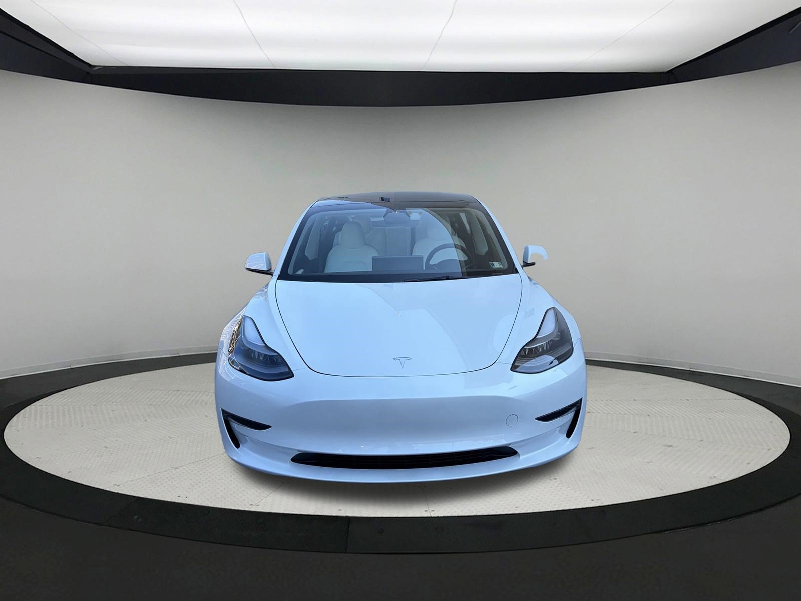 Used 2023 Tesla Model 3 Standard Range RWD image 2