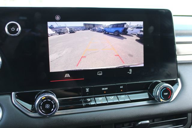 Used 2024 GMC Canyon Elevation image 24