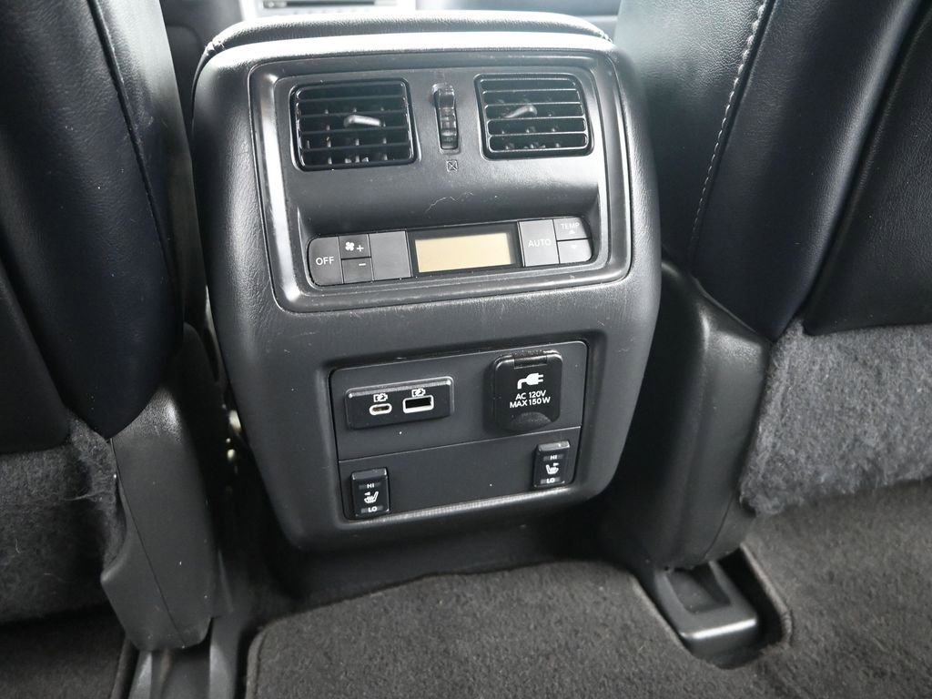 Used 2019 Nissan Pathfinder SL image 14