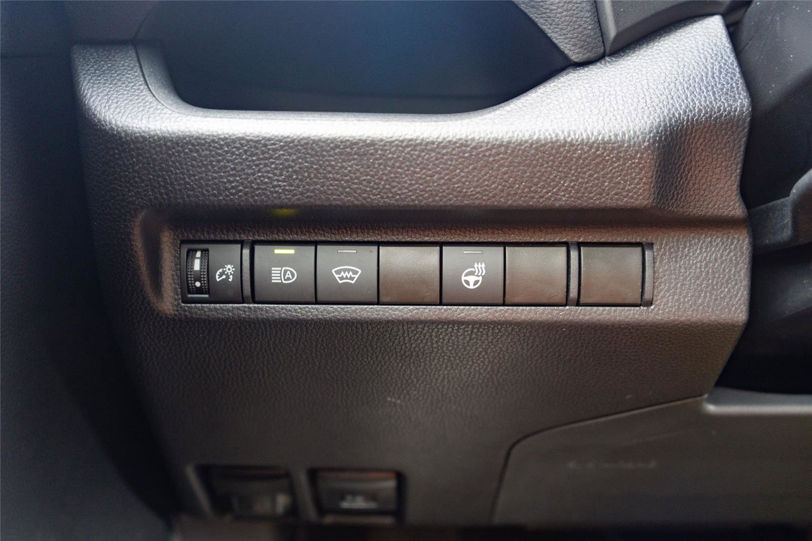 Used 2025 Toyota RAV4 XLE w/ Weather Package FWD image 19