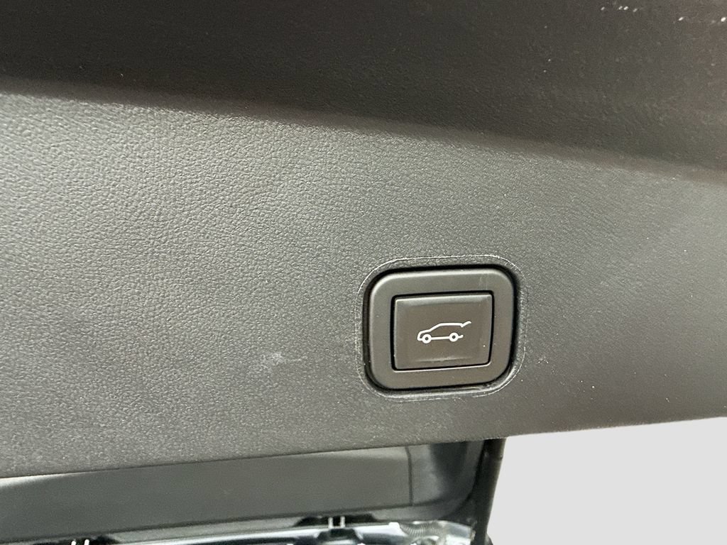 Used 2023 Cadillac Lyriq AWD image 31