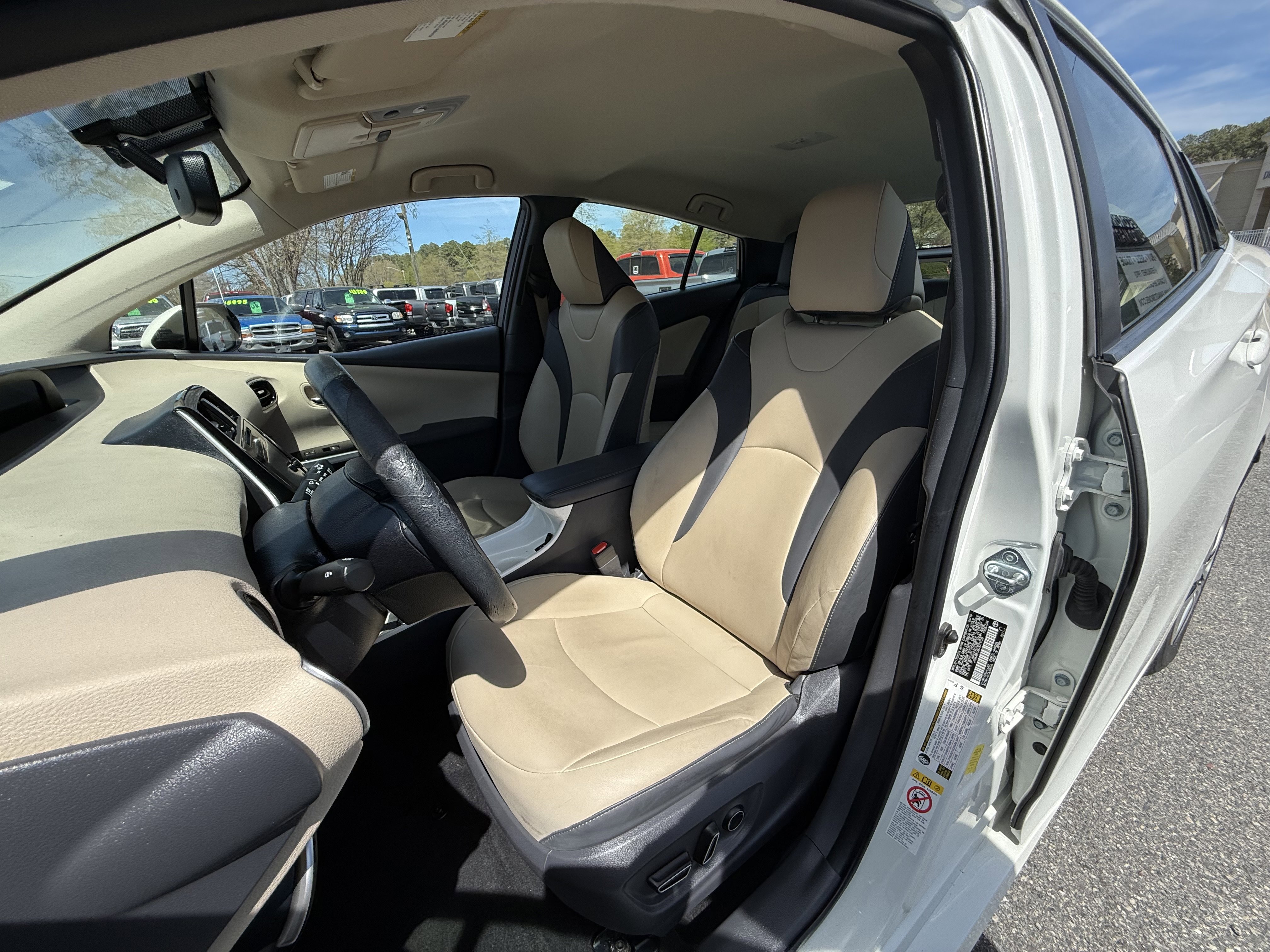 Used 2016 Toyota Prius Four Touring FWD image 10