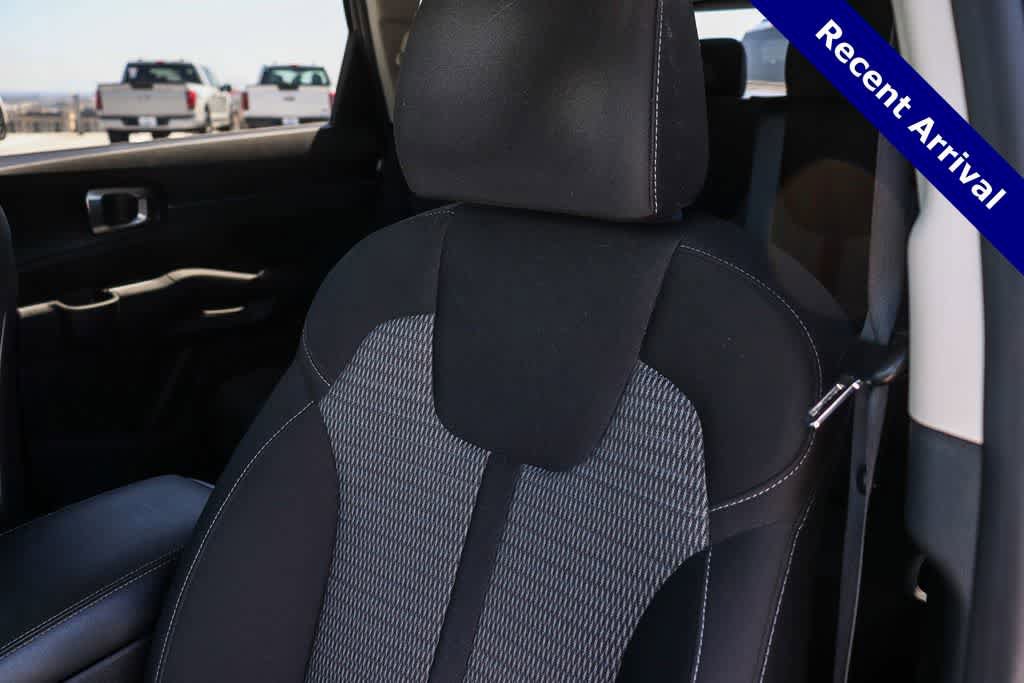 Used 2024 Kia Sorento LX FWD image 28