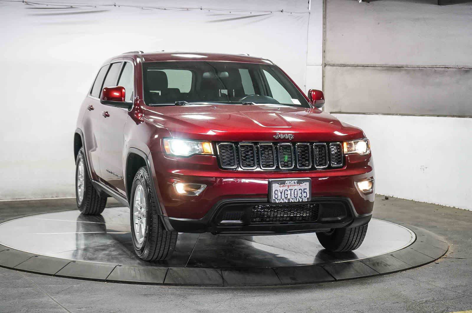 Used 2018 Jeep Grand Cherokee Laredo RWD image 2