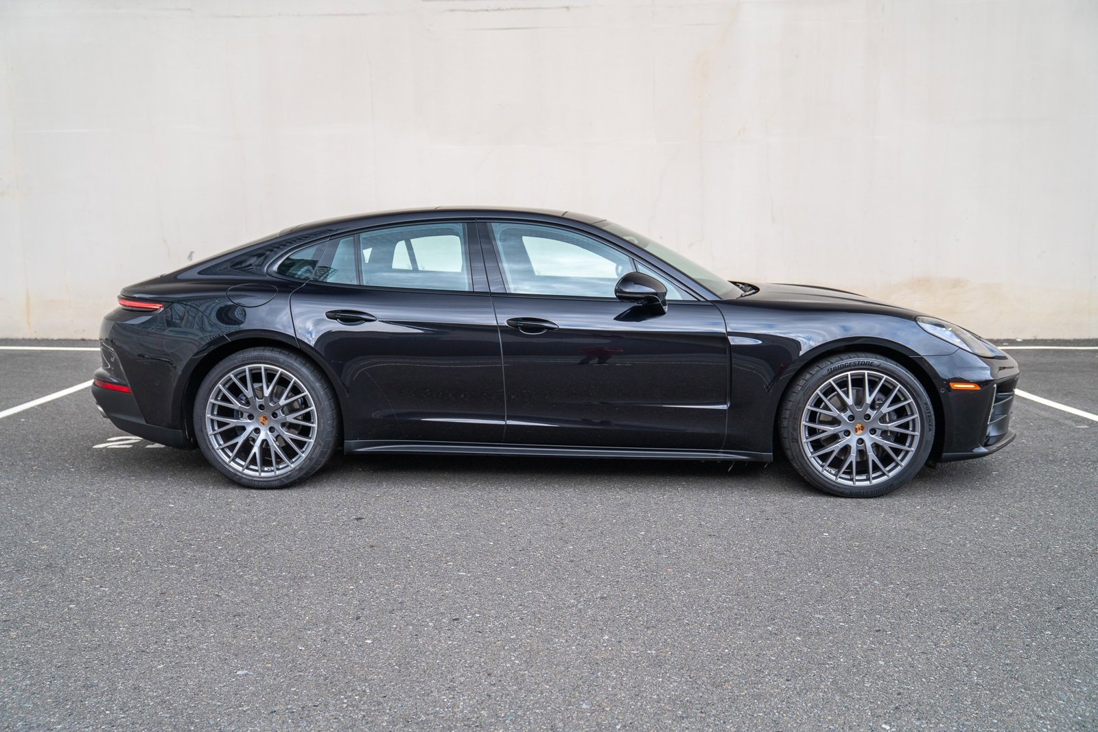 Used 2025 Porsche Panamera 4 image 8