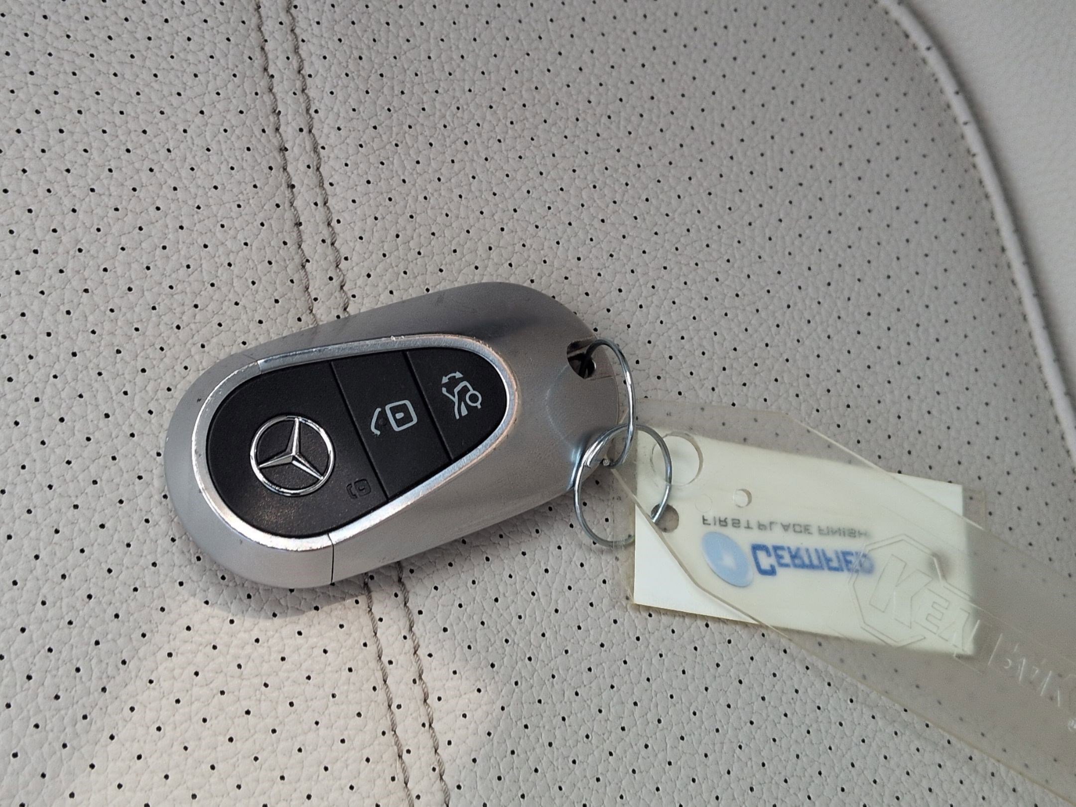 Used 2025 Mercedes-Benz C 300 Sedan image 35