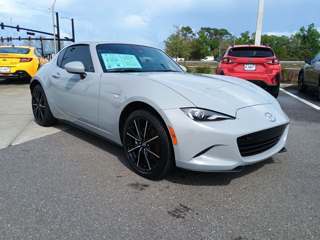 Used 2025 MAZDA MX-5 Miata RF Grand Touring image 3