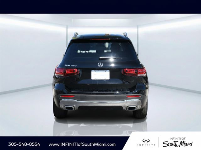 Used 2022 Mercedes-Benz GLB 250 w/ Premium Package Lite image 5