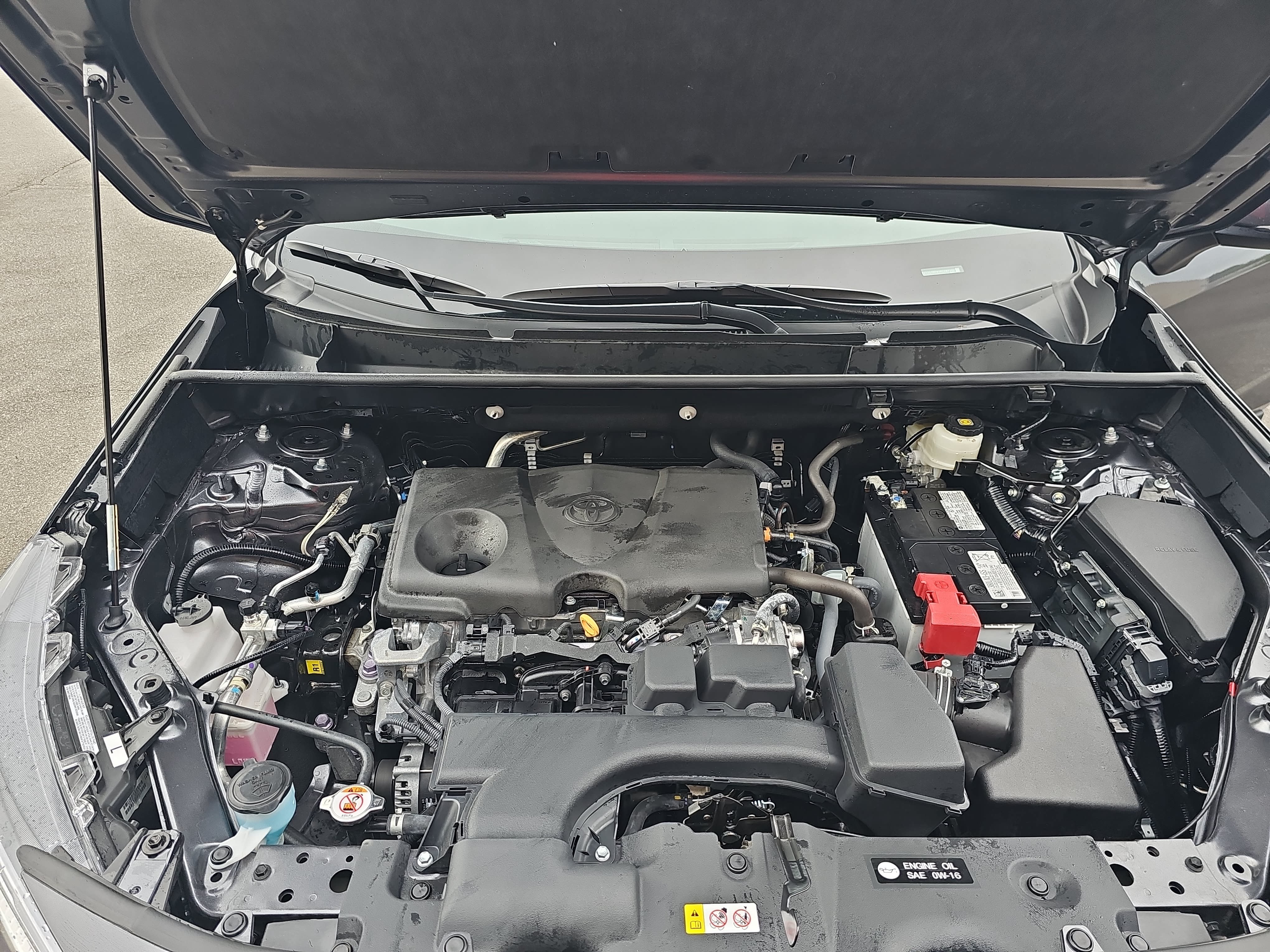 Used 2024 Toyota RAV4 XLE Premium FWD image 31