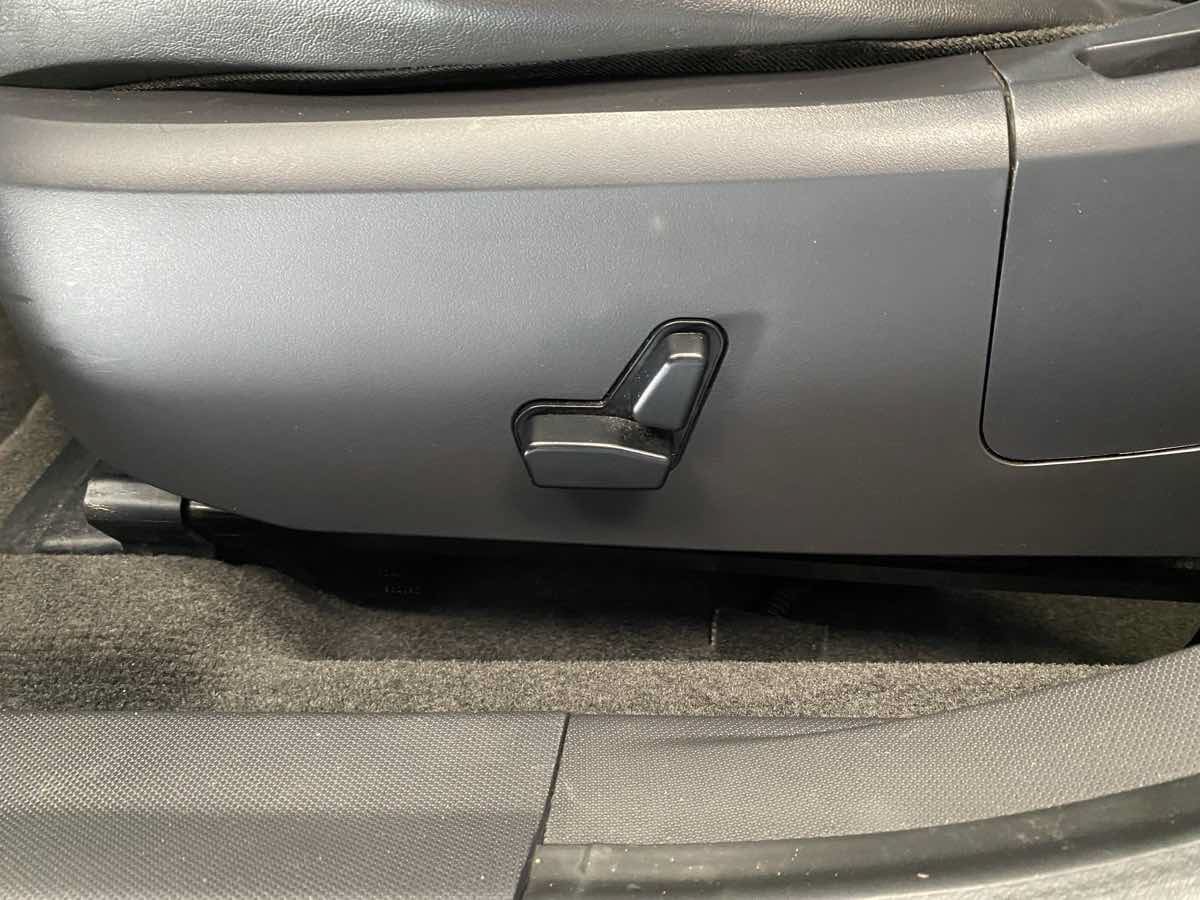 Used 2010 Dodge Avenger R/T w/ Premium Convenience Group FWD image 23