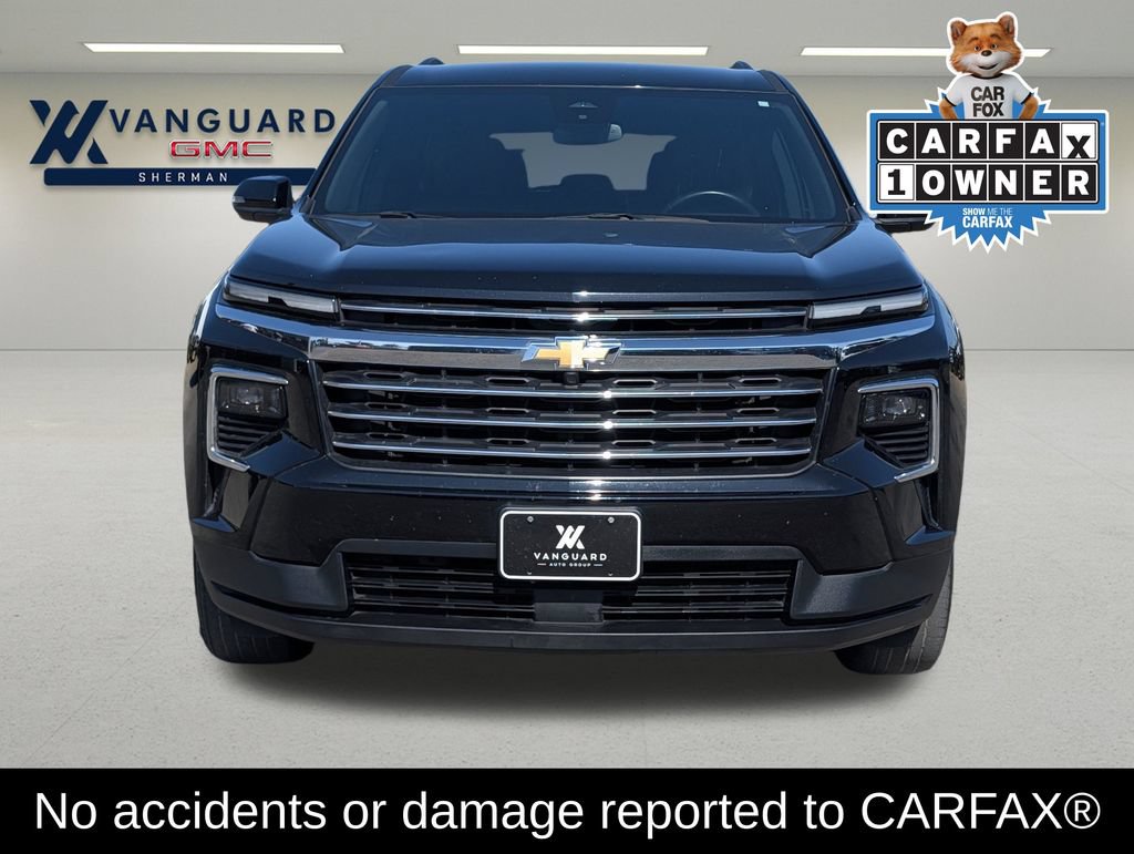 Used 2025 Chevrolet Traverse LT FWD image 2
