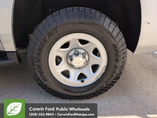 Used 2019 Chevrolet Suburban 4WD w/ Enhanced Driver Alert Package image 33