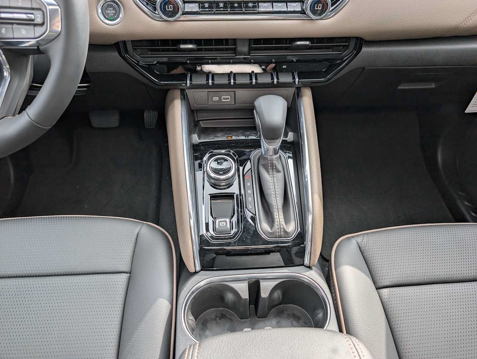New 2026 GMC Canyon Denali AWD/4WD image 14