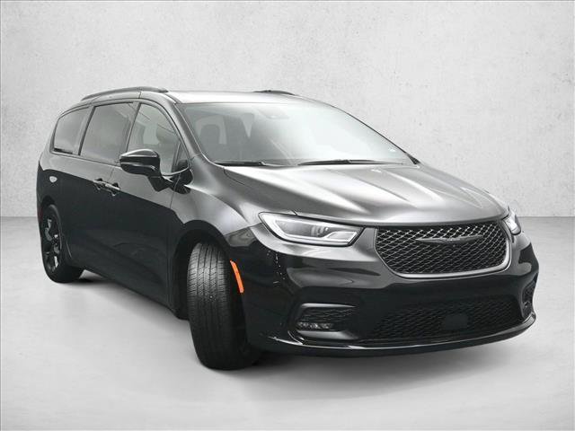 Used 2025 Chrysler Pacifica Limited FWD image 4