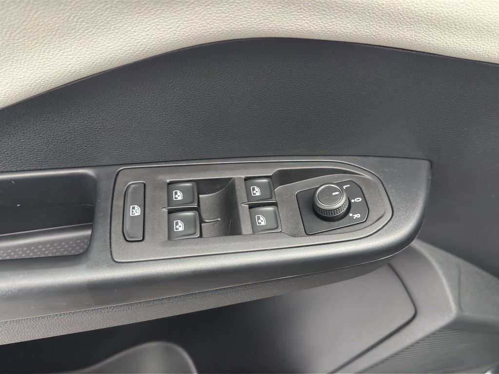 New 2026 Volkswagen Taos S image 10