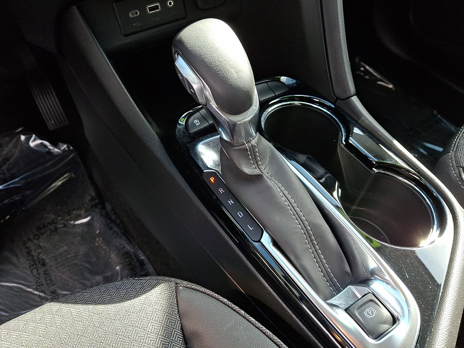 Certified 2022 Buick Encore GX Preferred w/ Cold Weather Comfort Package image 14