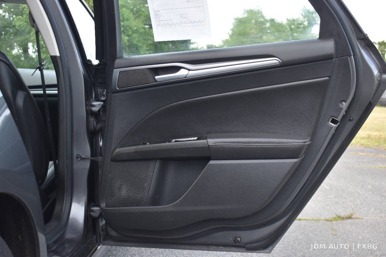 Used 2014 Ford Fusion Titanium FWD image 11