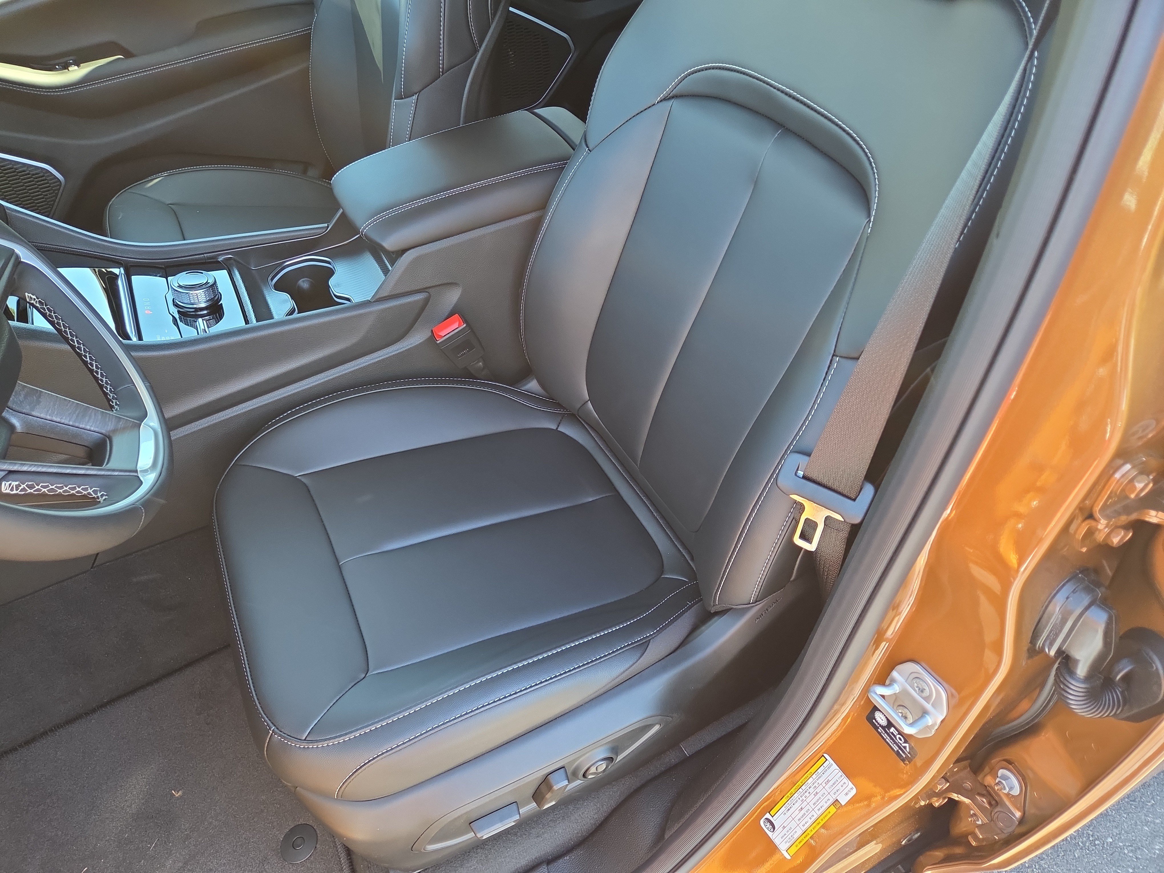 New 2026 Jeep Grand Cherokee L Limited w/ Limited Altitude Package AWD/4WD image 7