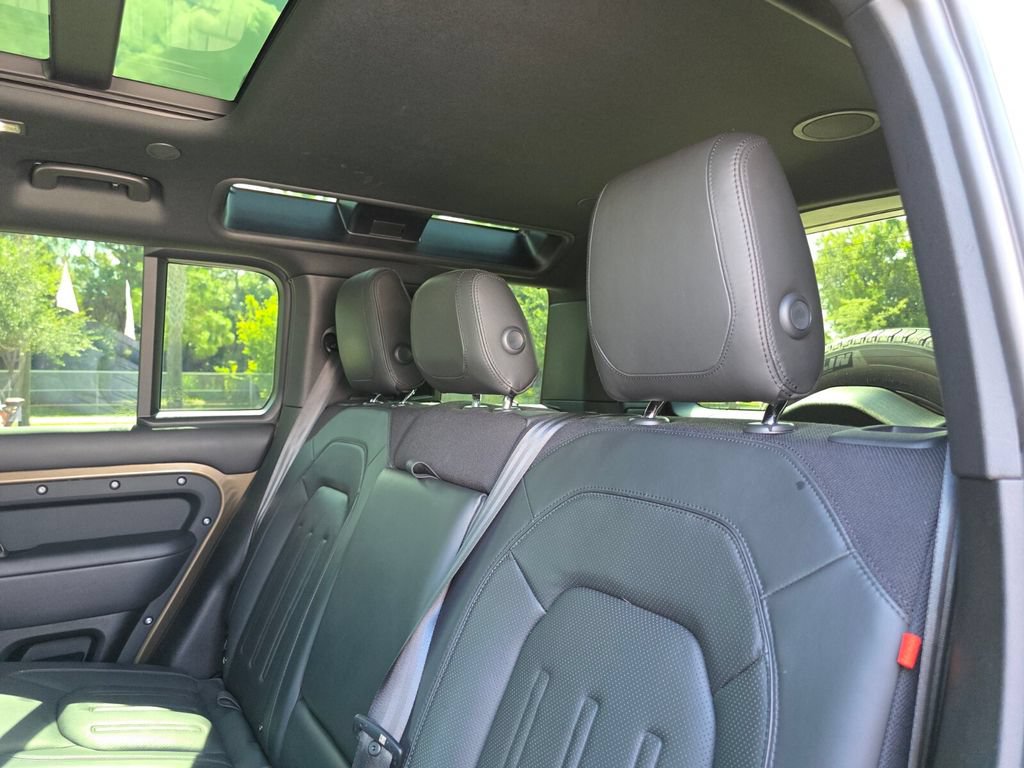 Used 2020 Land Rover Defender 110 X AWD/4WD image 21