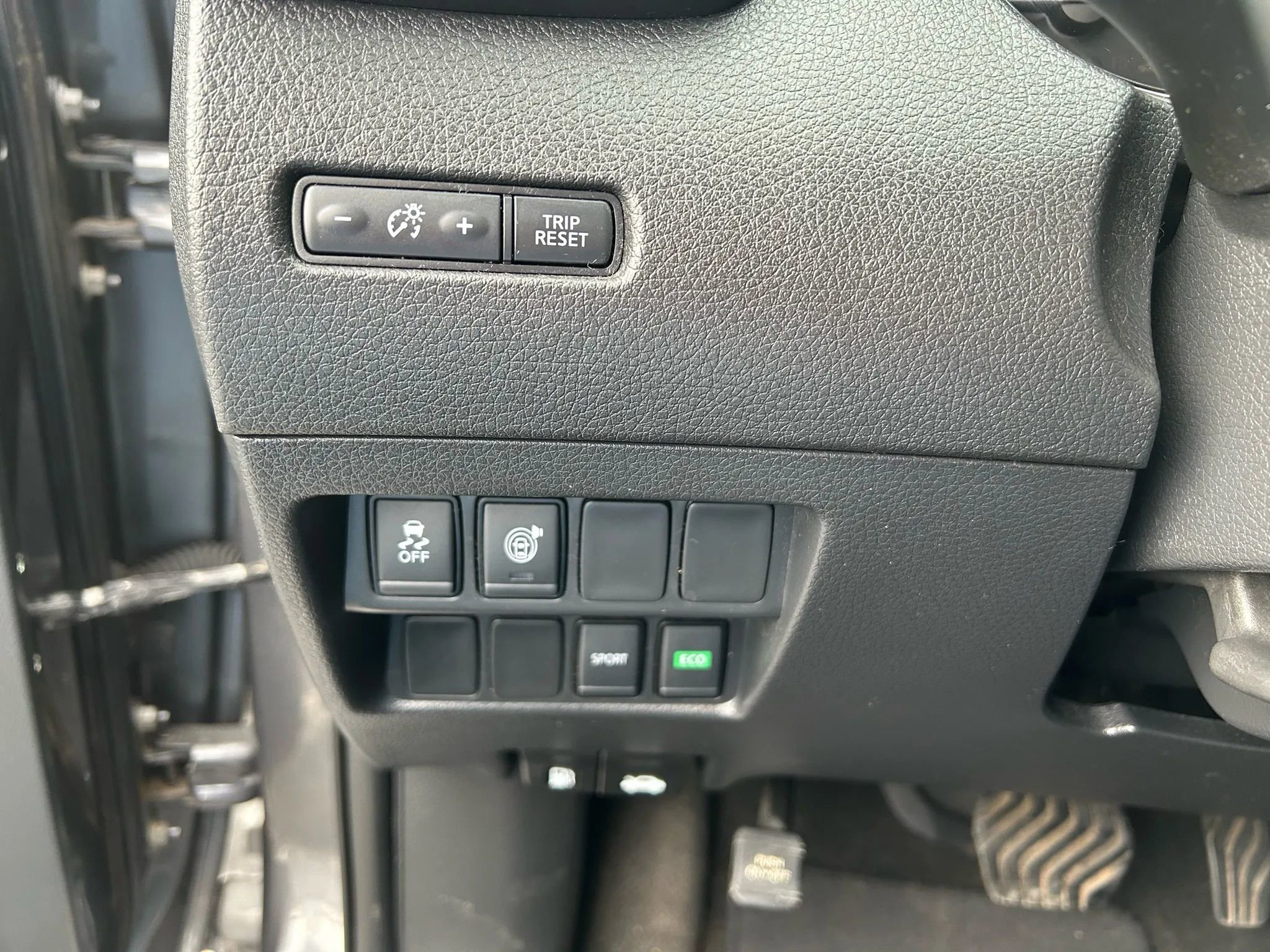 Used 2017 Nissan Rogue SV w/ Midnight Edition Package image 23