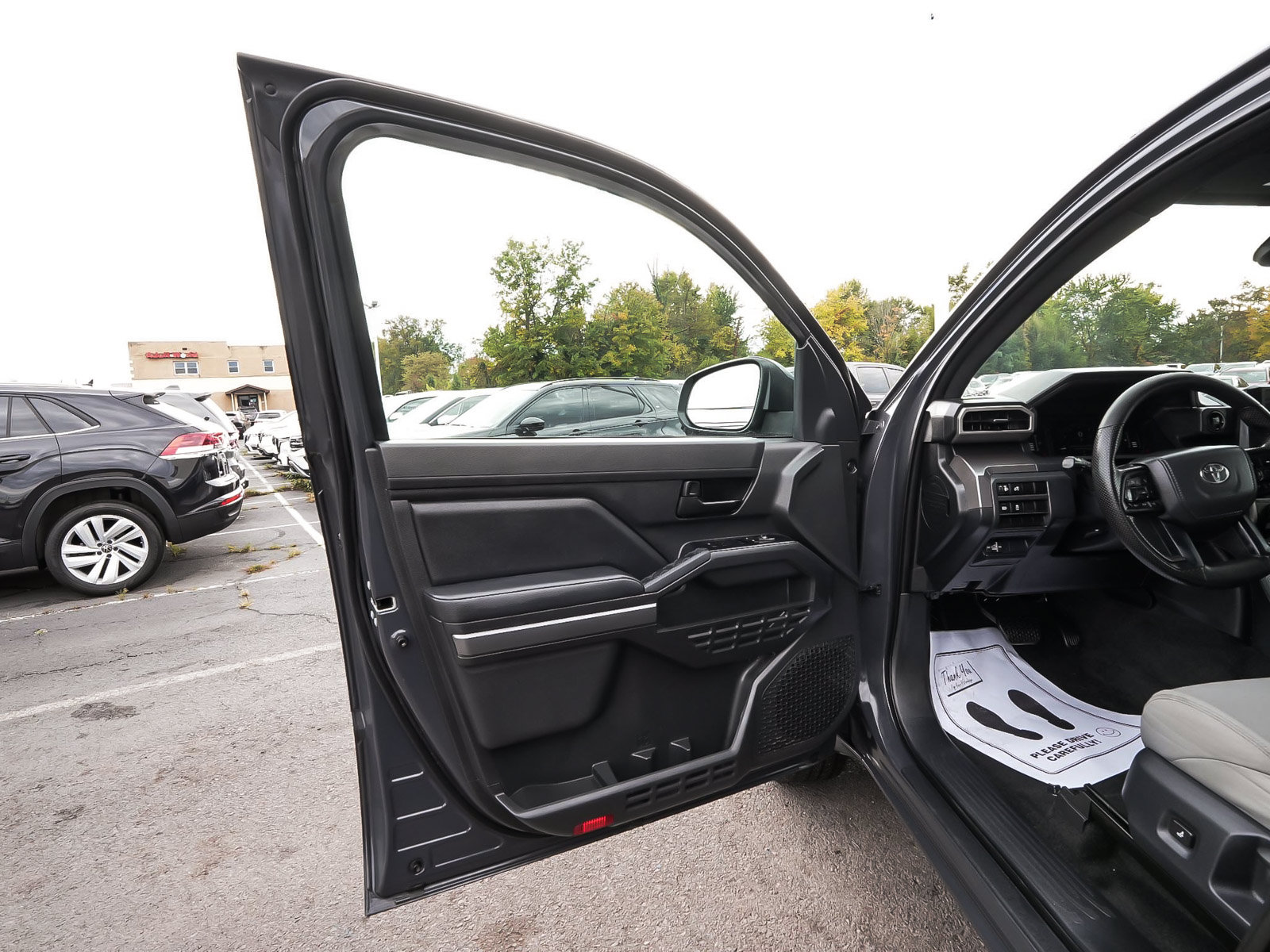 Used 2024 Toyota Tacoma SR5 AWD/4WD image 11