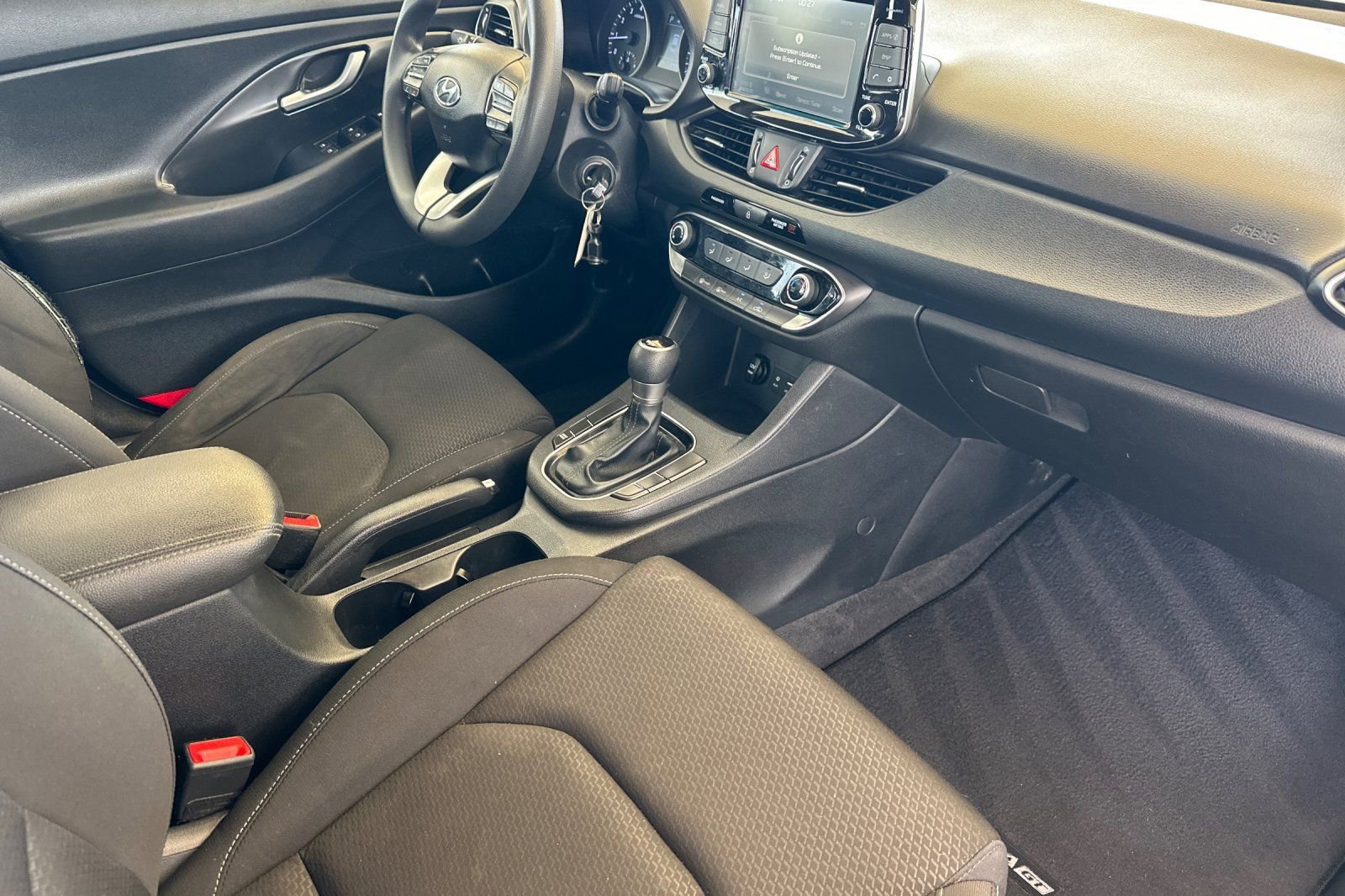 Used 2020 Hyundai Elantra GT FWD image 16