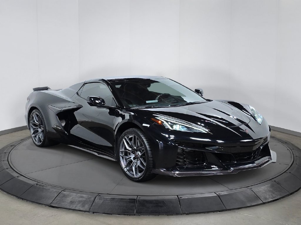 Used 2023 Chevrolet Corvette Z06 RWD image 9