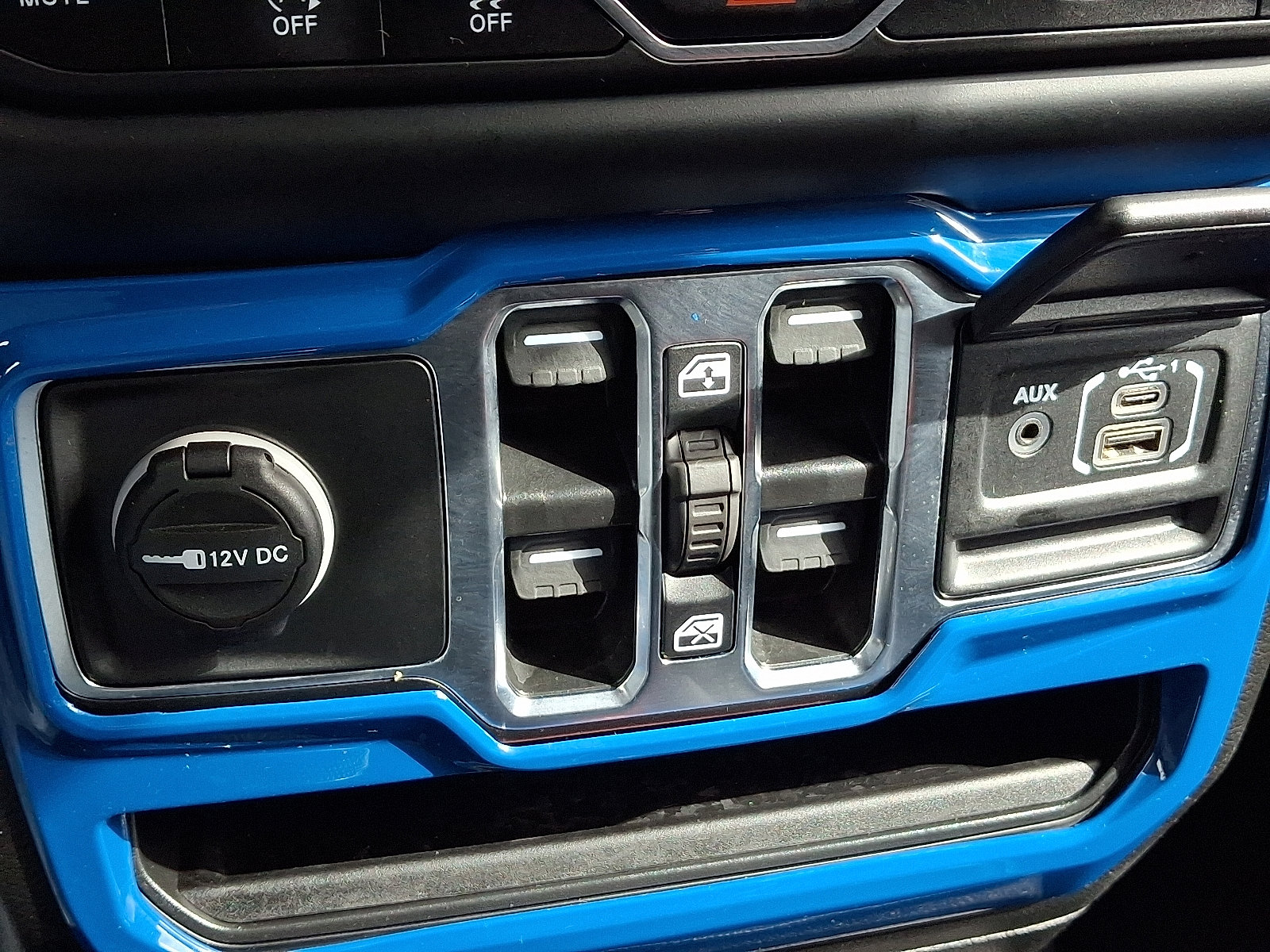 Used 2023 Jeep Gladiator Willys image 24