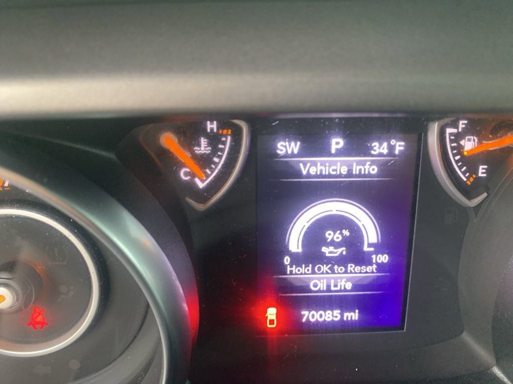 Used 2023 Jeep Gladiator Sport image 16