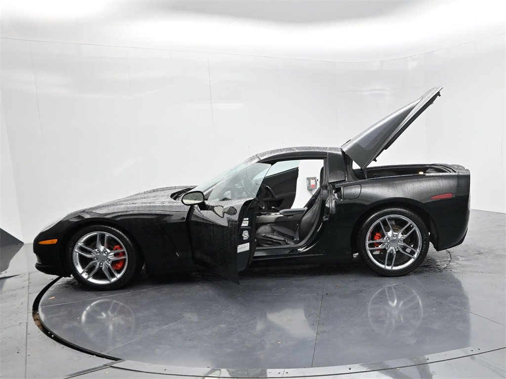 Used 2005 Chevrolet Corvette Coupe w/ Preferred Equipment Group image 50