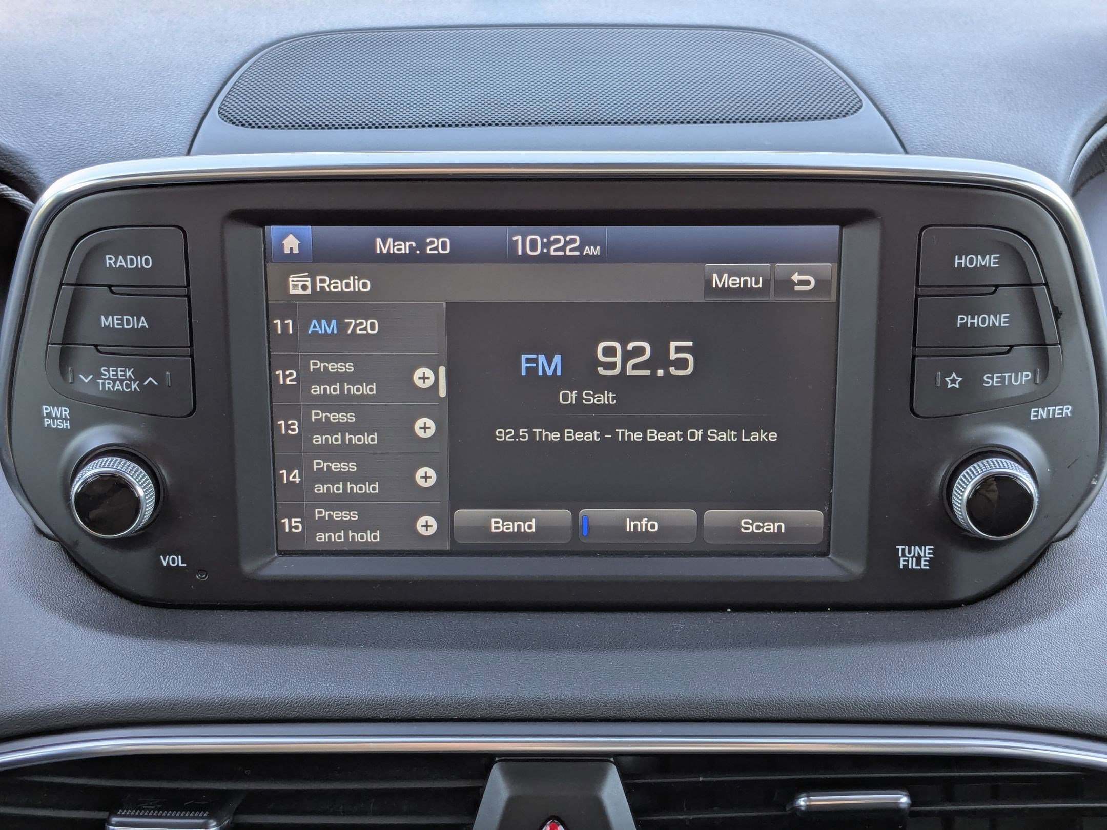 Used 2019 Hyundai Santa Fe SE image 17