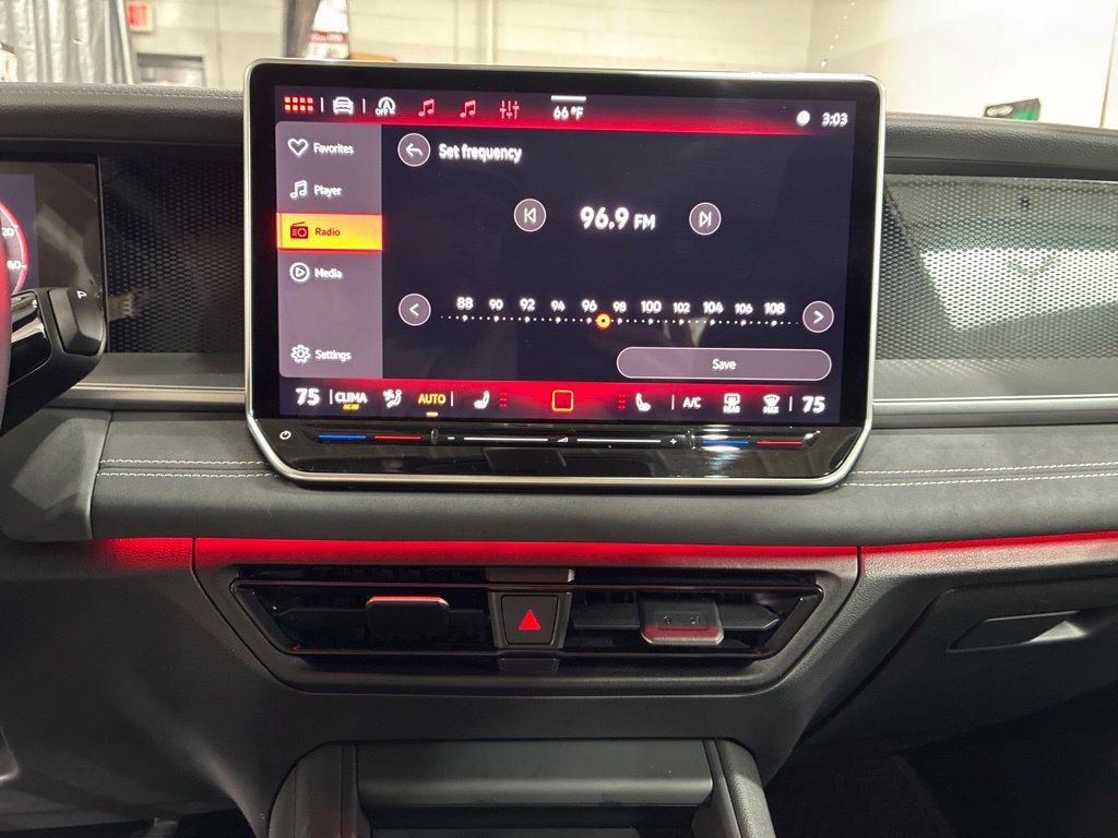 Used 2026 Volkswagen Tiguan SE w/ Panoramic Sunroof Package AWD/4WD image 28