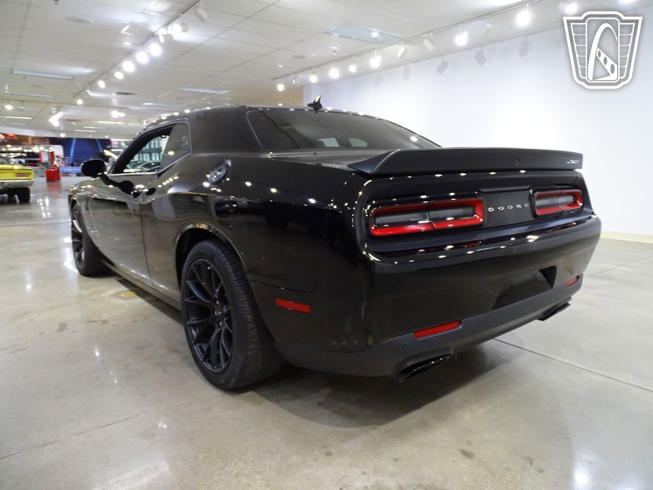 Used 2015 Dodge Challenger SRT Hellcat RWD image 10