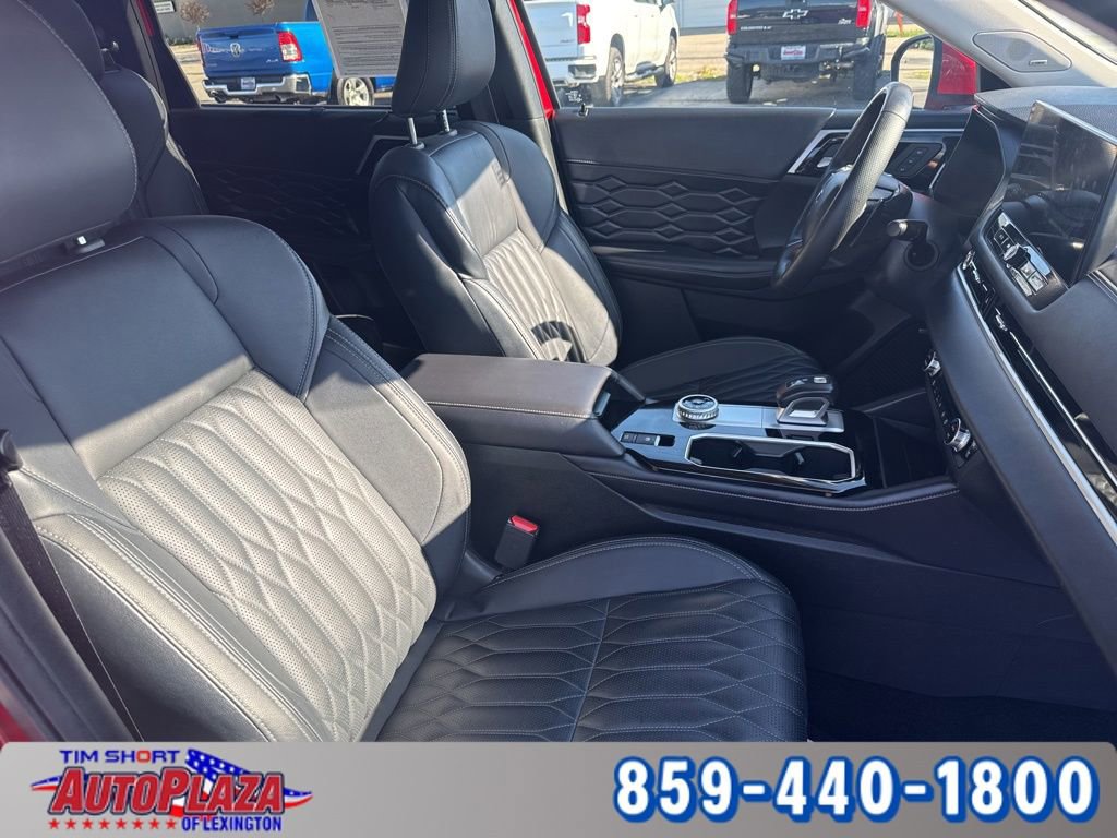 Used 2025 Mitsubishi Outlander SEL image 21