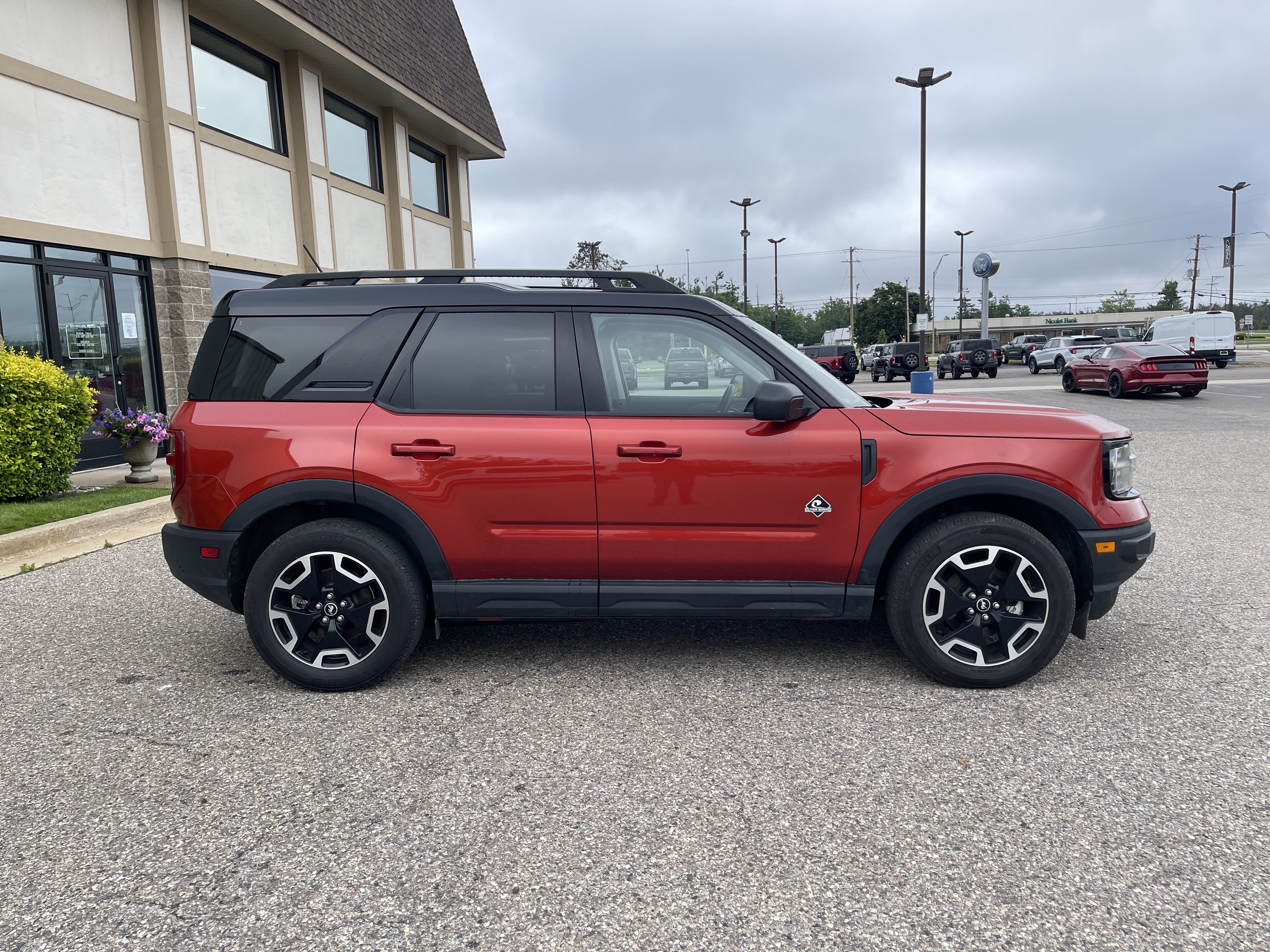 Used 2024 Ford Bronco Sport Outer Banks w/ Tech Package AWD/4WD image 3