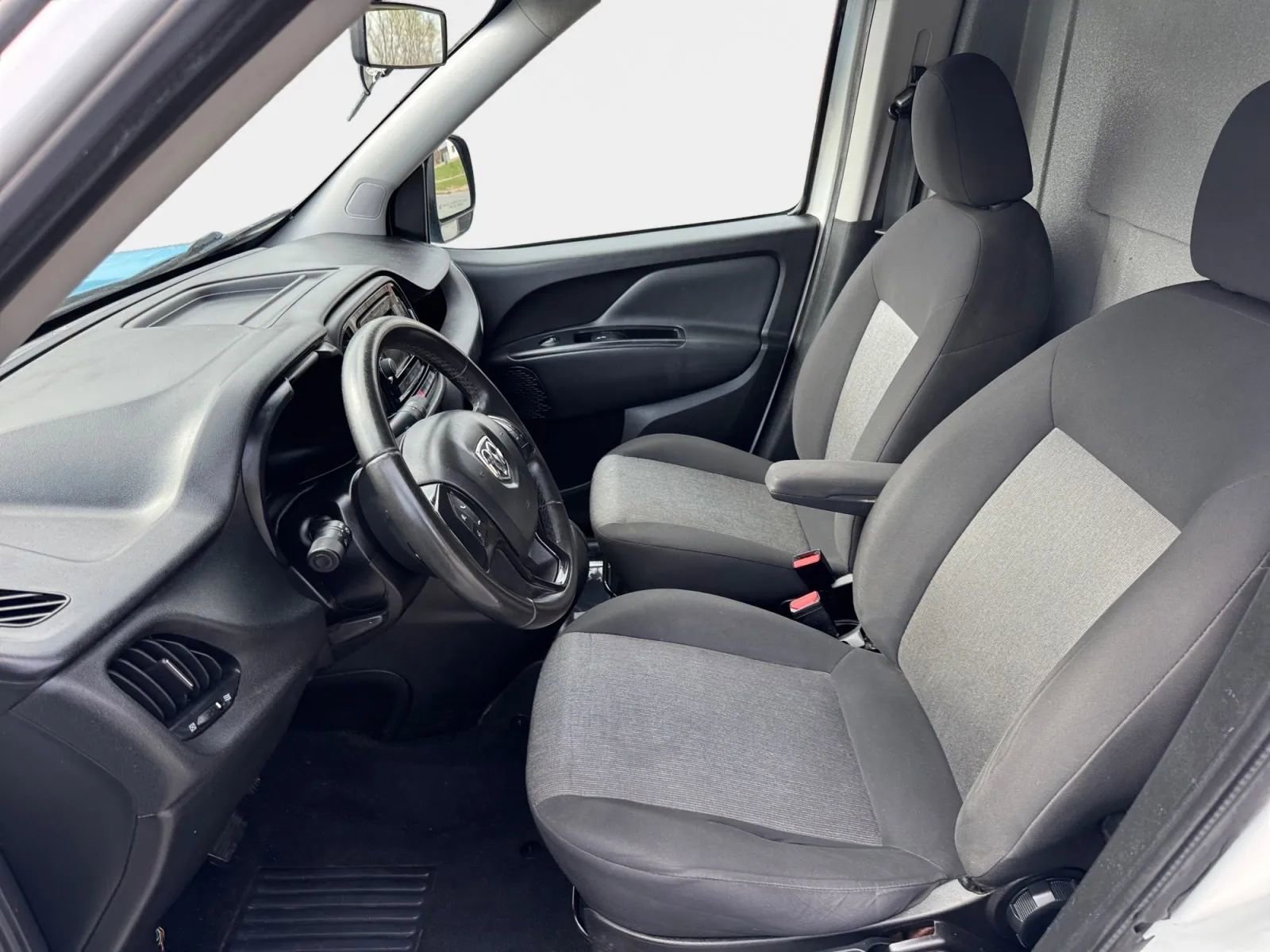 Used 2019 RAM ProMaster City Tradesman SLT image 9