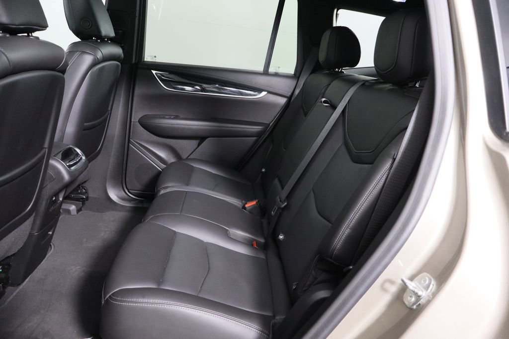 Used 2022 Cadillac XT6 Premium Luxury AWD/4WD image 17