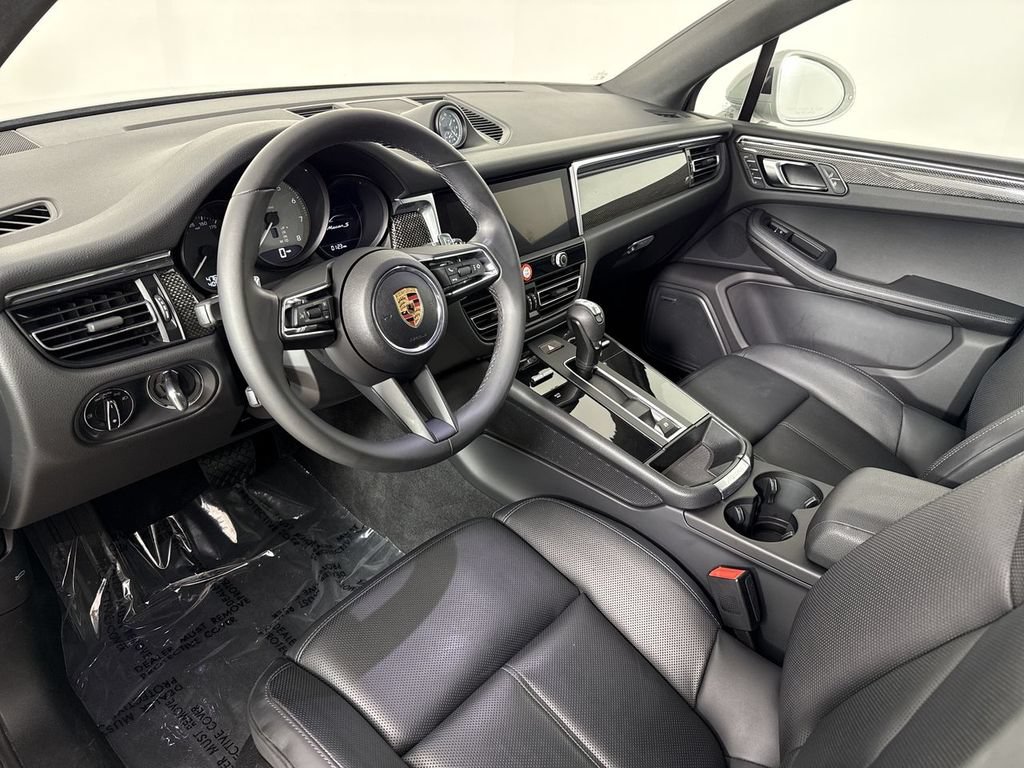 New 2025 Porsche Macan S AWD/4WD image 4